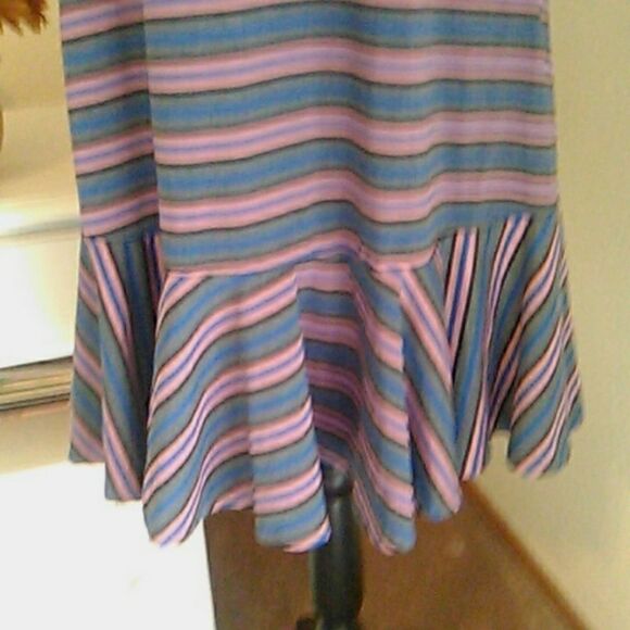 LuLaRoe Ruffled Shift Dress - Picture 4 of 12